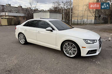 Седан Audi A4 2019 в 