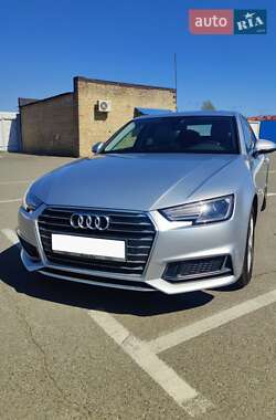 Седан Audi A4 2018 в Києві