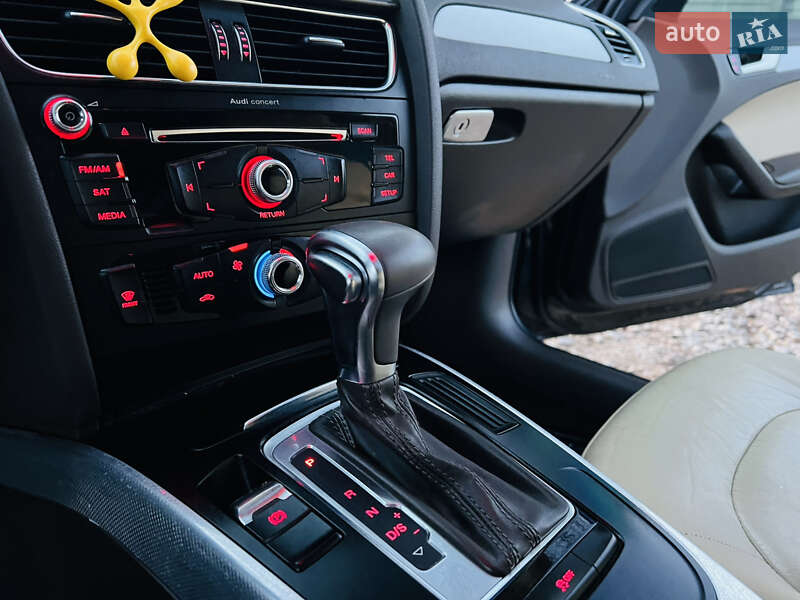 Седан Audi A4 2012 в Харькове