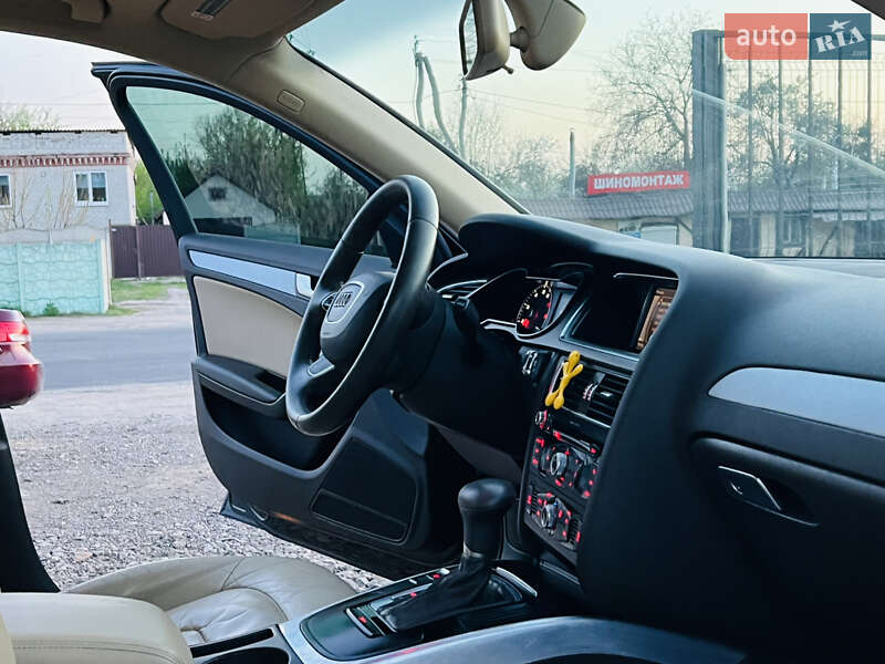 Седан Audi A4 2012 в Харькове