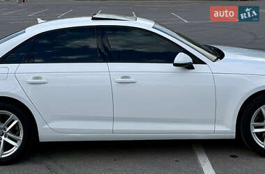 Седан Audi A4 2016 в 