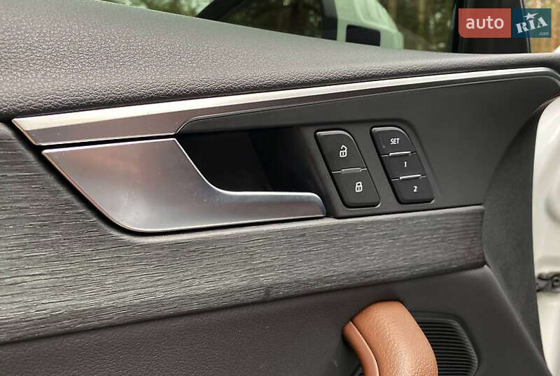 Седан Audi A4 2017 в Ровно