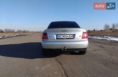 Седан Audi A4 2000 в 