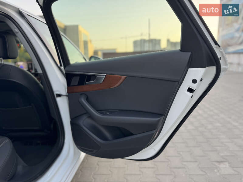 Седан Audi A4 2020 в Києві