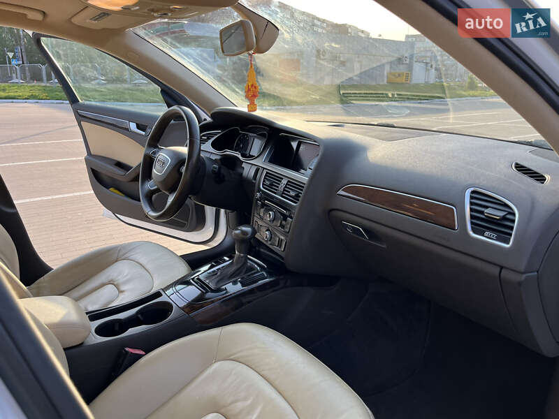 Седан Audi A4 2013 в Сумах