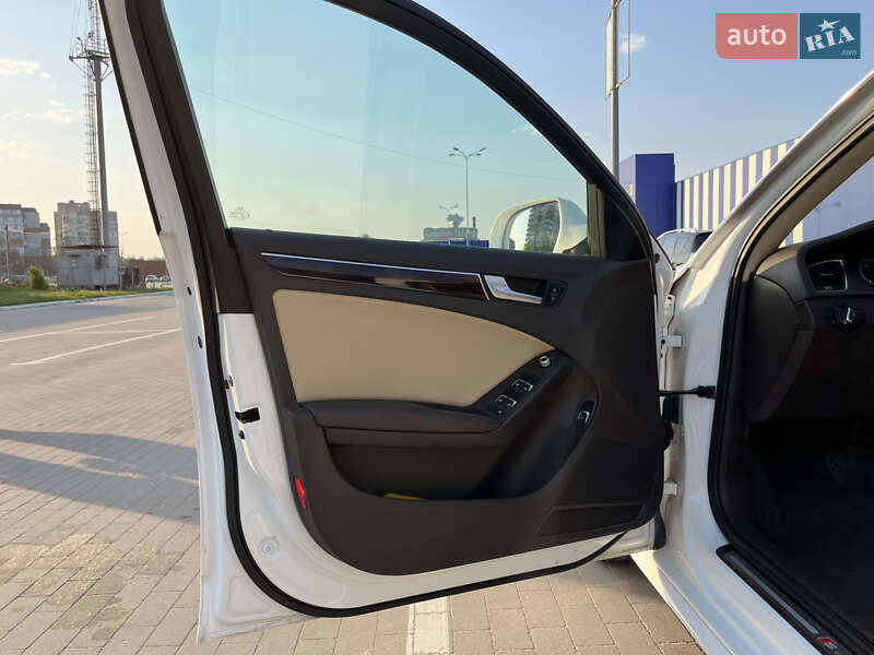 Седан Audi A4 2013 в Сумах
