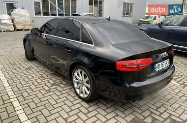 Седан Audi A4 2012 в 