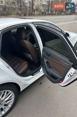 Седан Audi A4 2015 в 