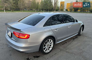 Седан Audi A4 2015 в 