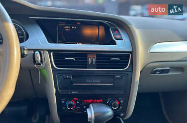Седан Audi A4 2010 в 