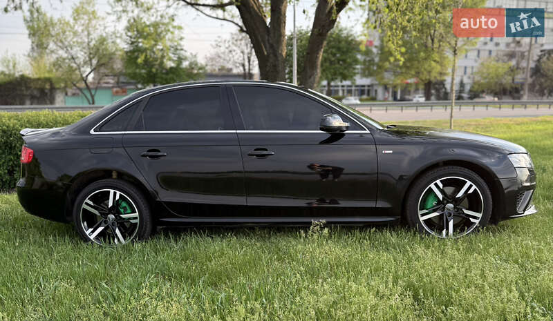 Седан Audi A4 2011 в Днепре