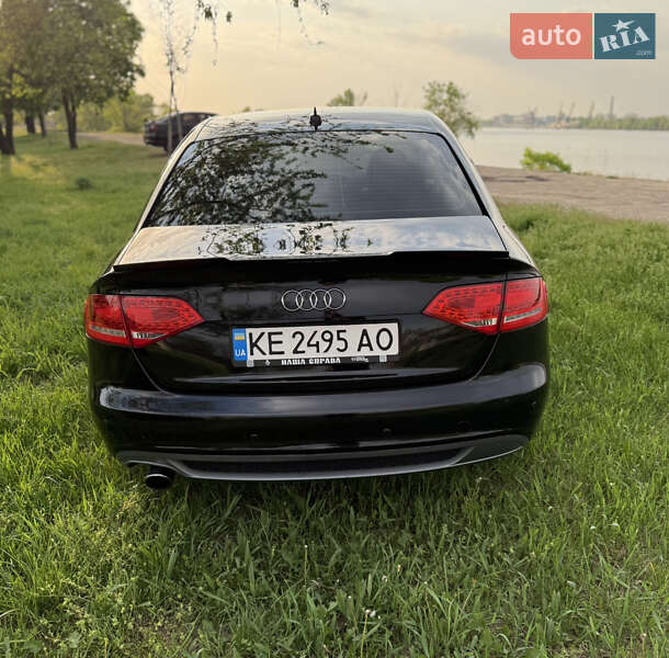 Седан Audi A4 2011 в Днепре
