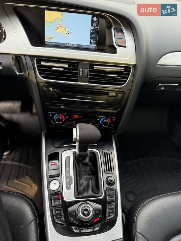 Седан Audi A4 2011 в Днепре