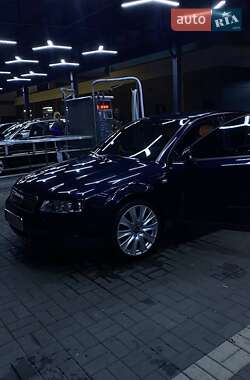 Седан Audi A4 2001 в 