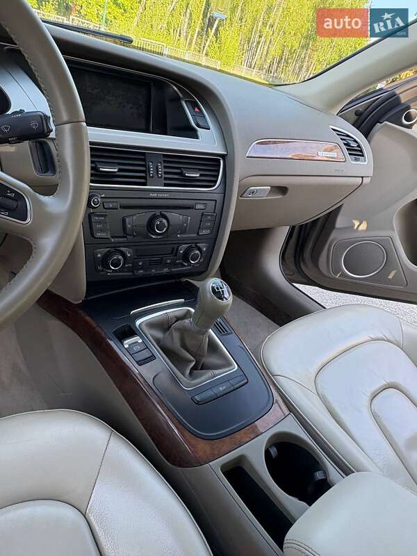 Седан Audi A4 2010 в Киеве