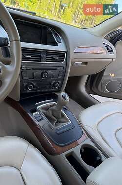 Седан Audi A4 2010 в 