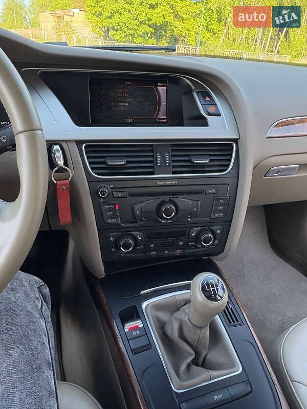 Седан Audi A4 2010 в Киеве