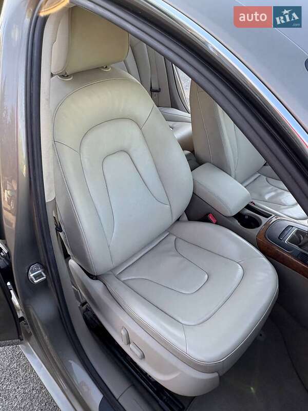 Седан Audi A4 2010 в Киеве