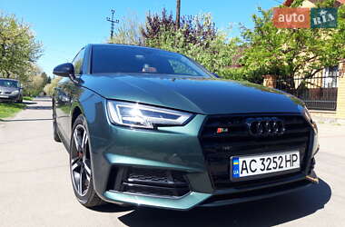 Седан Audi A4 2016 в 