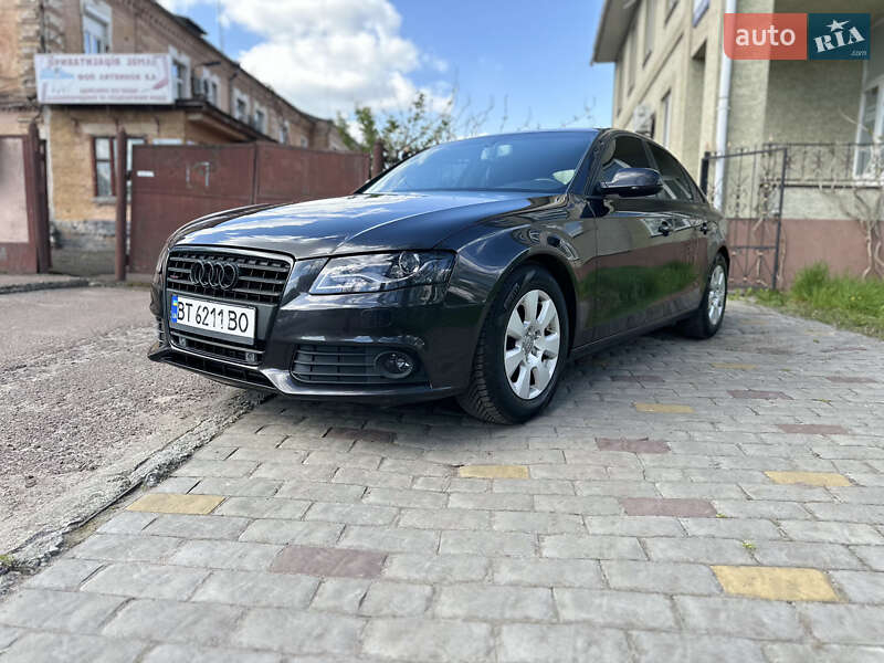 Седан Audi A4 2011 в 