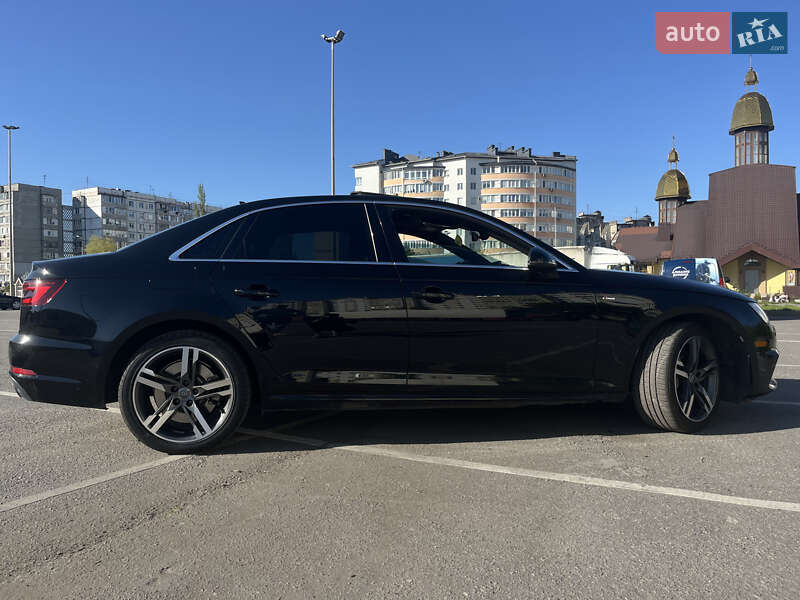 Седан Audi A4 2017 в Ивано-Франковске