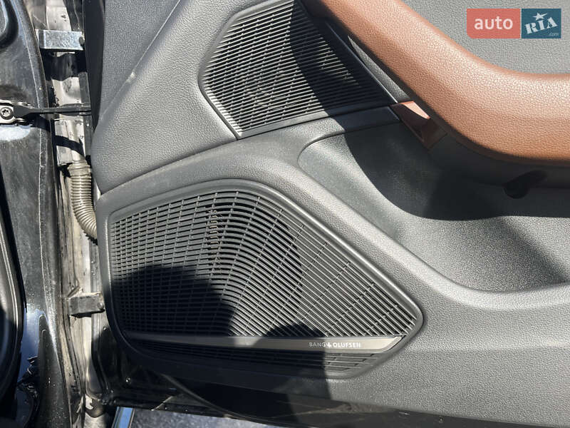 Седан Audi A4 2017 в Ивано-Франковске