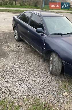 Седан Audi A4 1995 в 