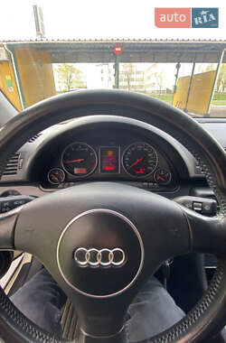 Седан Audi A4 2001 в 