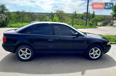 Седан Audi A4 1999 в 