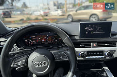Седан Audi A4 2018 в 