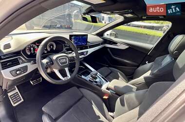 Седан Audi A4 2021 в 