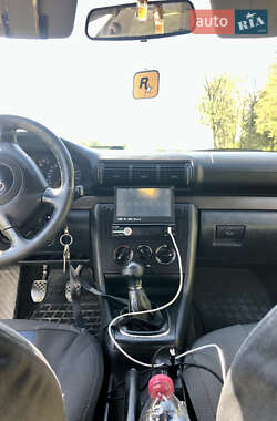 Седан Audi A4 1999 в 