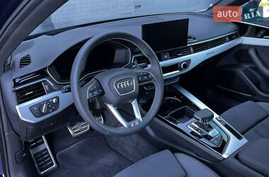 Седан Audi A4 2022 в 
