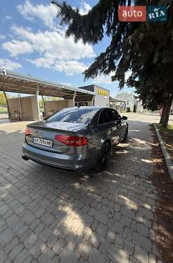 Седан Audi A4 2015 в 