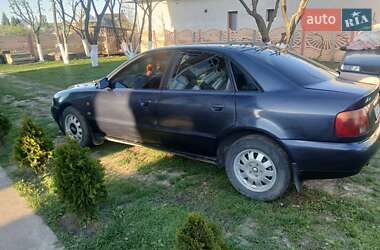 Седан Audi A4 1996 в 