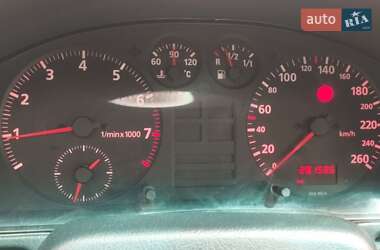 Седан Audi A4 1995 в 