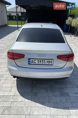 Седан Audi A4 2012 в 