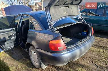 Седан Audi A4 1996 в 