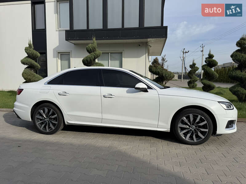Седан Audi A4 2020 в Києві