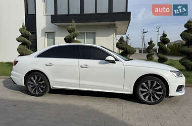 Седан Audi A4 2020 в 