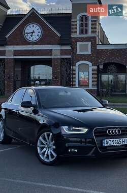 Седан Audi A4 2012 в Киеве