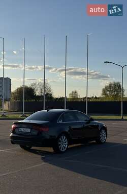 Седан Audi A4 2012 в 
