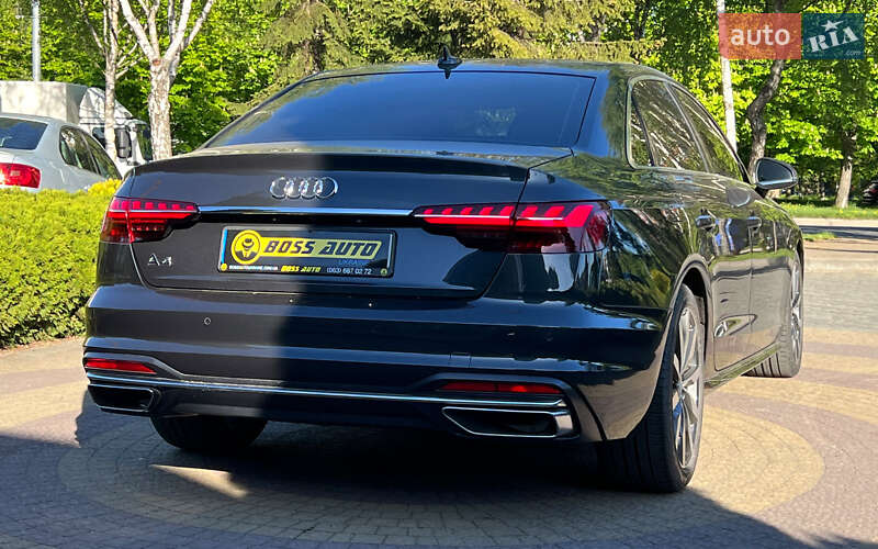 Седан Audi A4 2019 в Львові