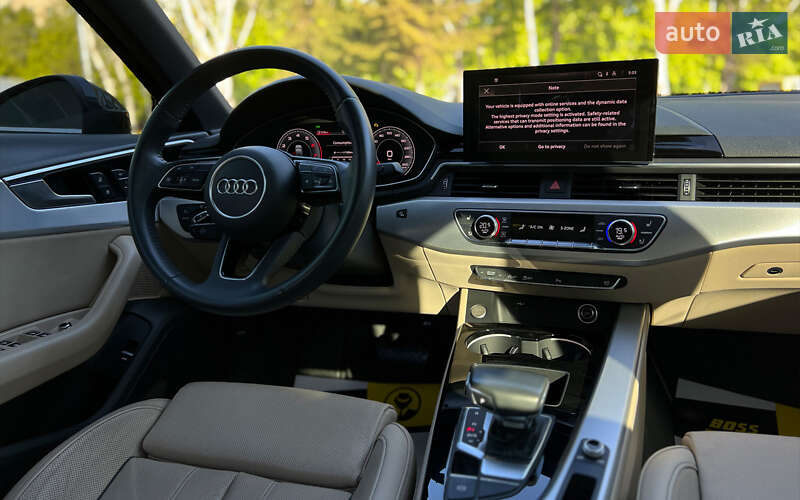 Седан Audi A4 2019 в Львові