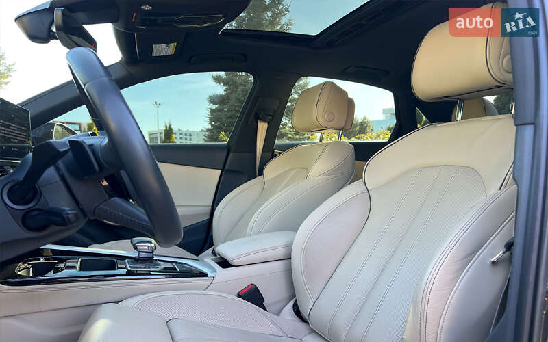 Седан Audi A4 2019 в Львові
