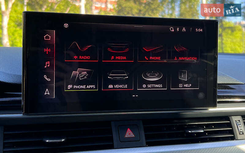 Седан Audi A4 2019 в Львові
