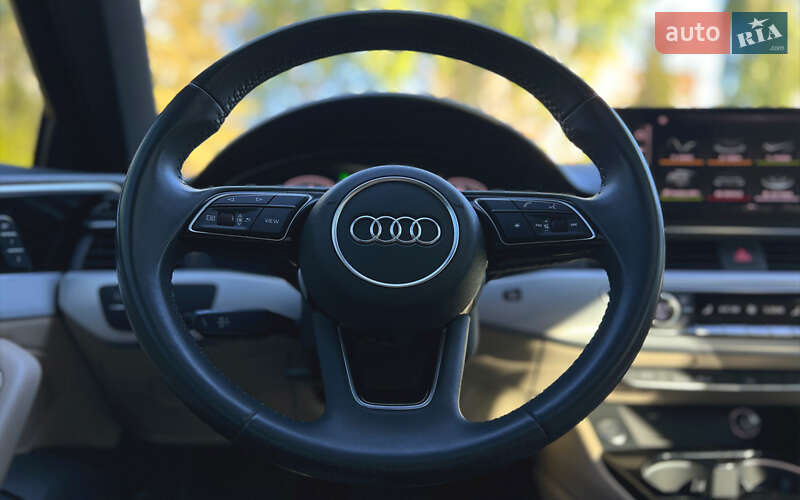 Седан Audi A4 2019 в Львові