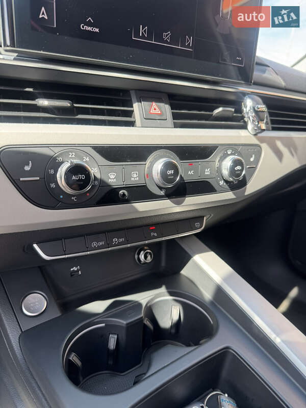 Универсал Audi A4 2020 в Сваляве