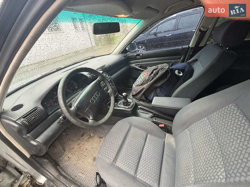 Седан Audi A4 1997 в Львове