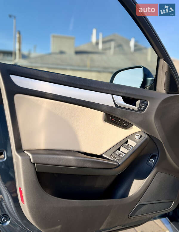 Седан Audi A4 2015 в Стрые